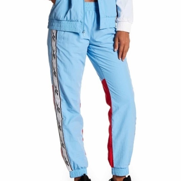 EUC Reebok Outfit - Picture 12 of 13